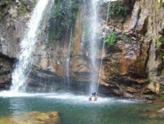  Abseilen über Wasser